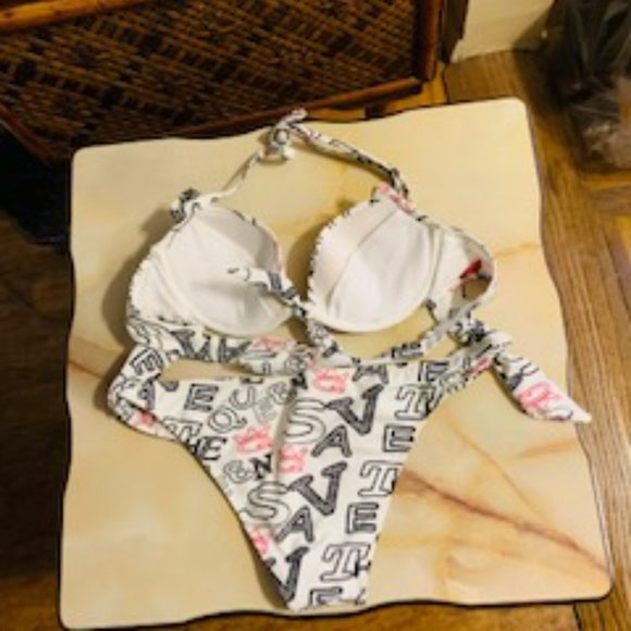 Save the Queen  Printed Bikini - Picture 9 of 12